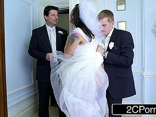 Procace ungherese Bride-to-be Simony Diamond scopa del marito Best Man