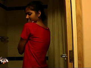 Hot sexy indio amateur nena divira en ducha