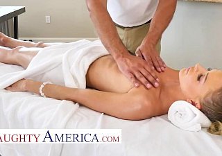 Miserable America Emma Hix recebe uma massagem e um pau