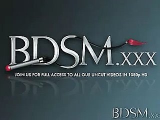 BDSM XXX Gadis Undevious mendapati dirinya tidak berdaya