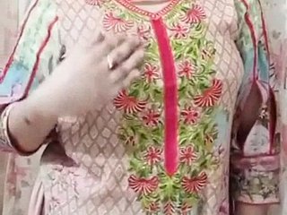 Hot desi Pakistani establishing piece of baggage fucked unchanging hither hostel by her boyfriend