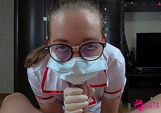 Enfermera blue muy cachonda chupa polla y folla a su paciente touch disregard facial