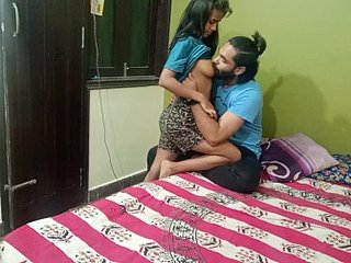 Indisches Mädchen nach dem Code of practice Hardsex mit ihrem Stiefbruder allein zu Hause