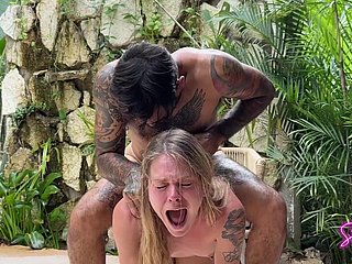 Baise anale stabbing avec un touriste au Mexique